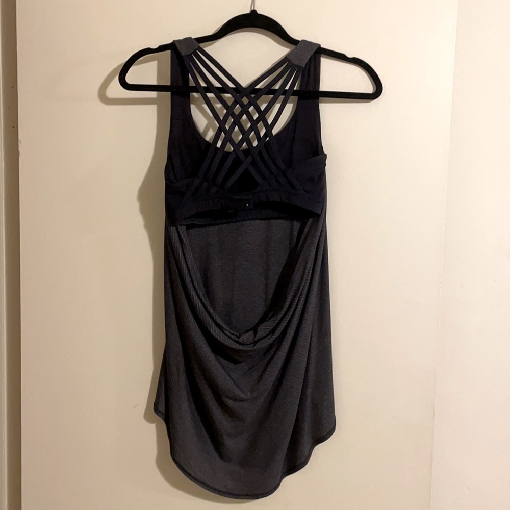 Lululemon workout tank top w/ build in sports bra
